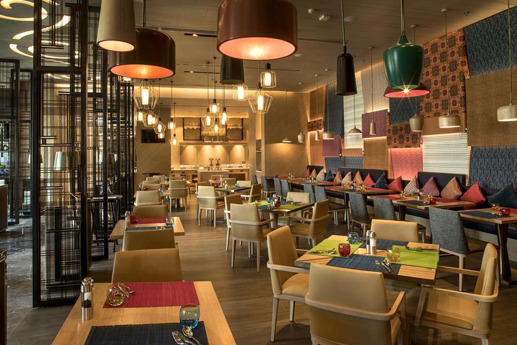 Welcomhotel By Itc Hotels, Racecourse, Coimbatore Restaurante foto The restaurant